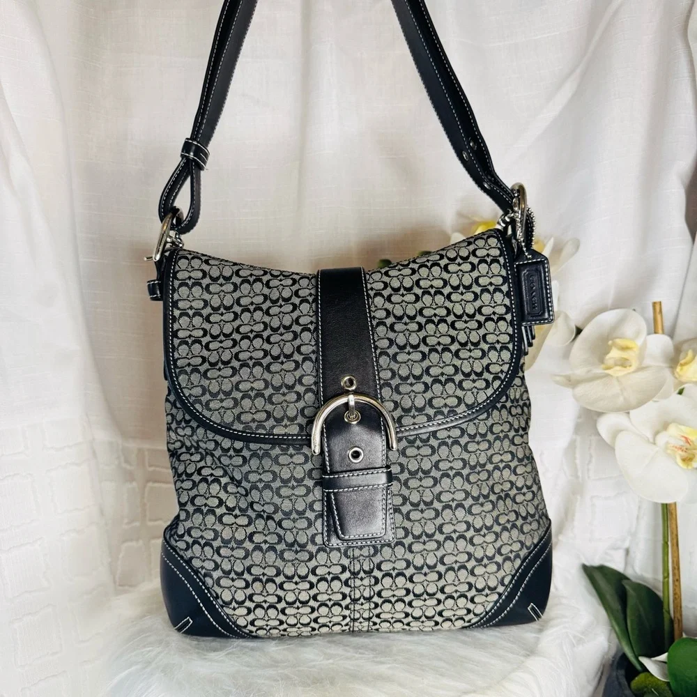 Coach Hobo Crossbody Bag in Signature Canvas - Picture 3 of 9